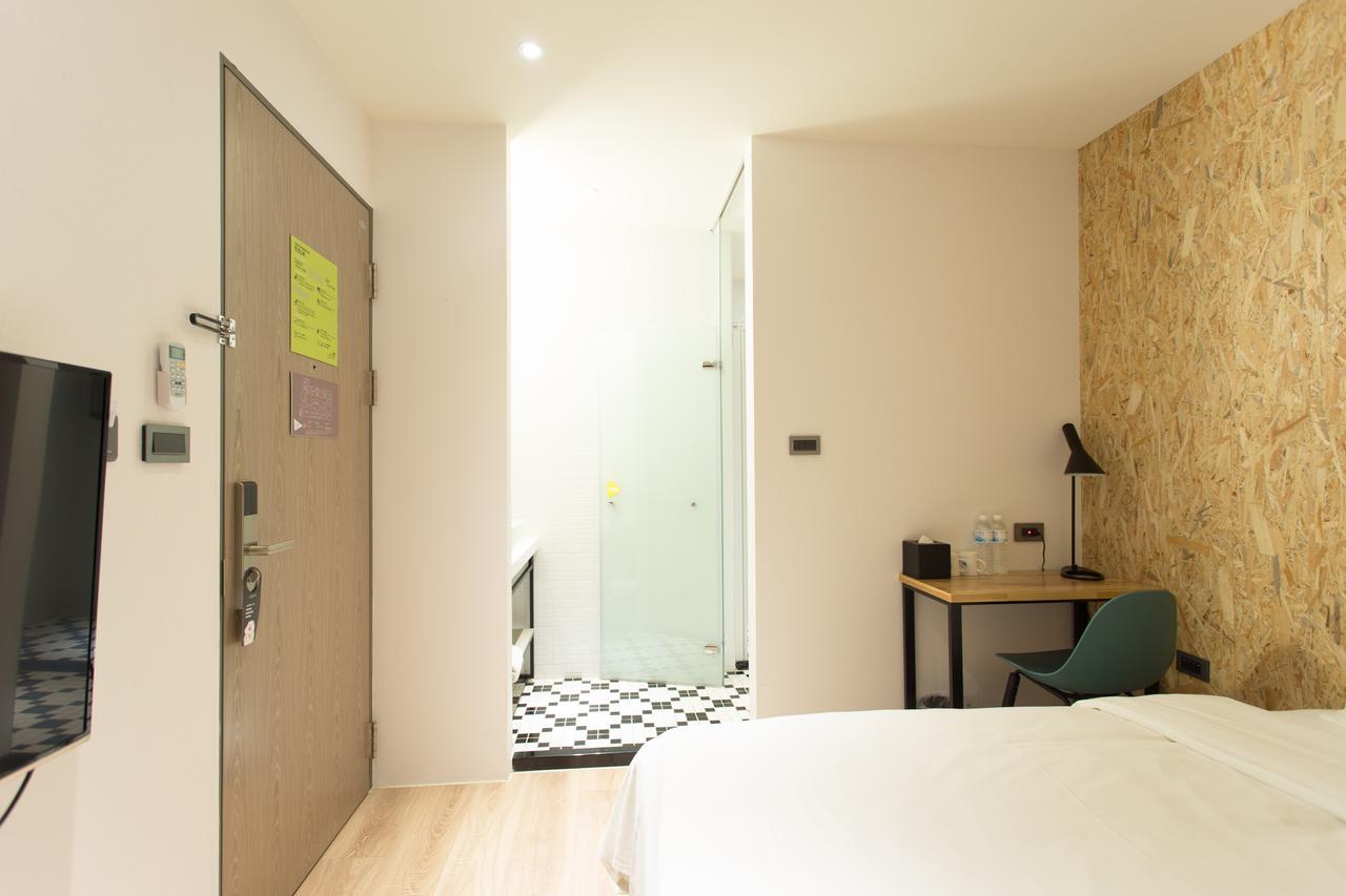Hotelday Plus Kaohsiung Bagian luar foto