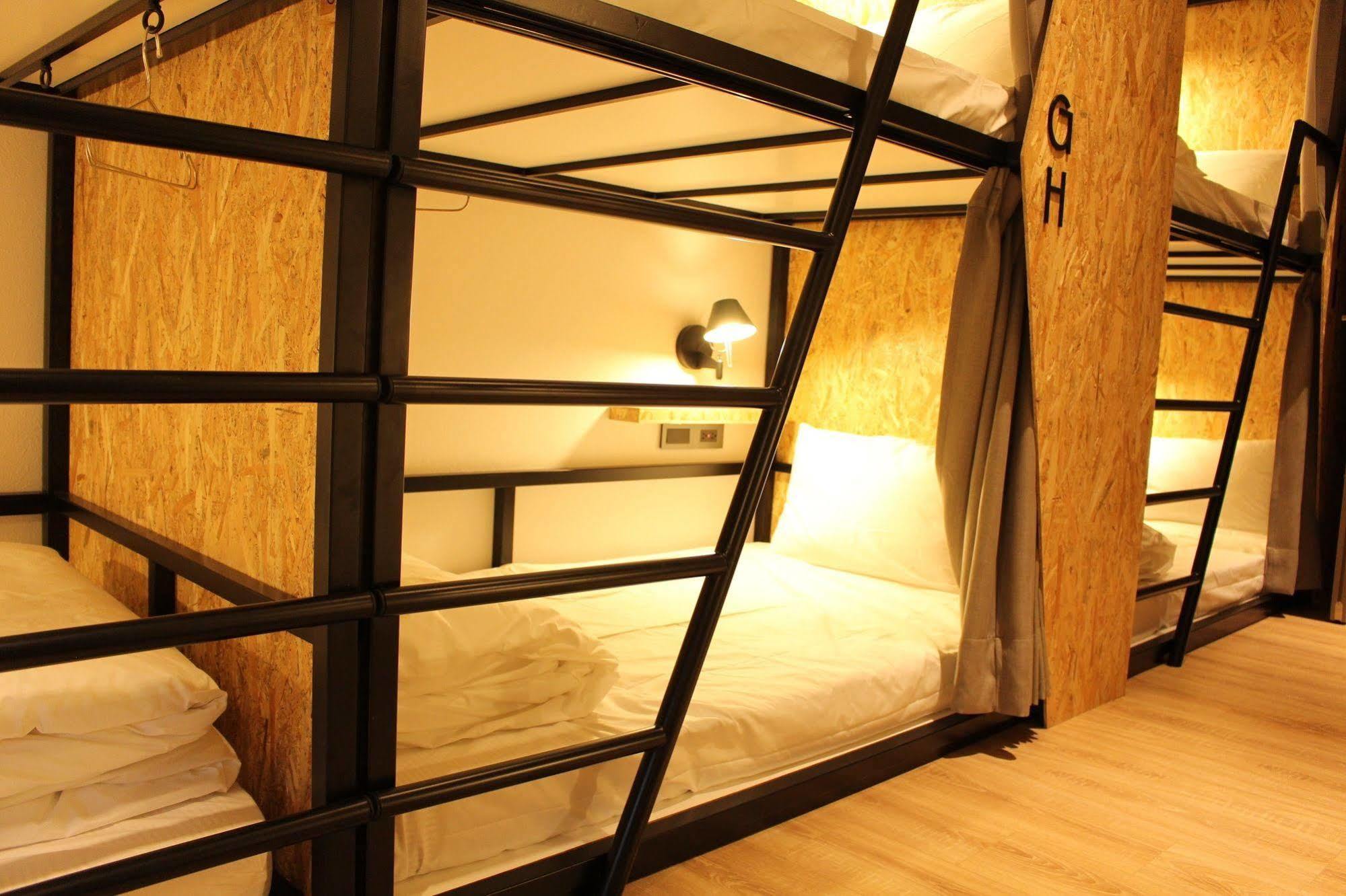 Hotelday Plus Kaohsiung Bagian luar foto