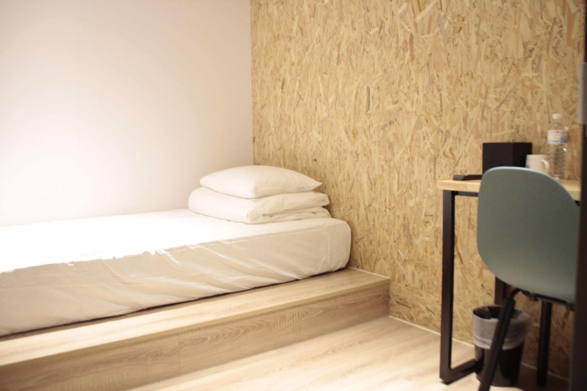 Hotelday Plus Kaohsiung Bagian luar foto